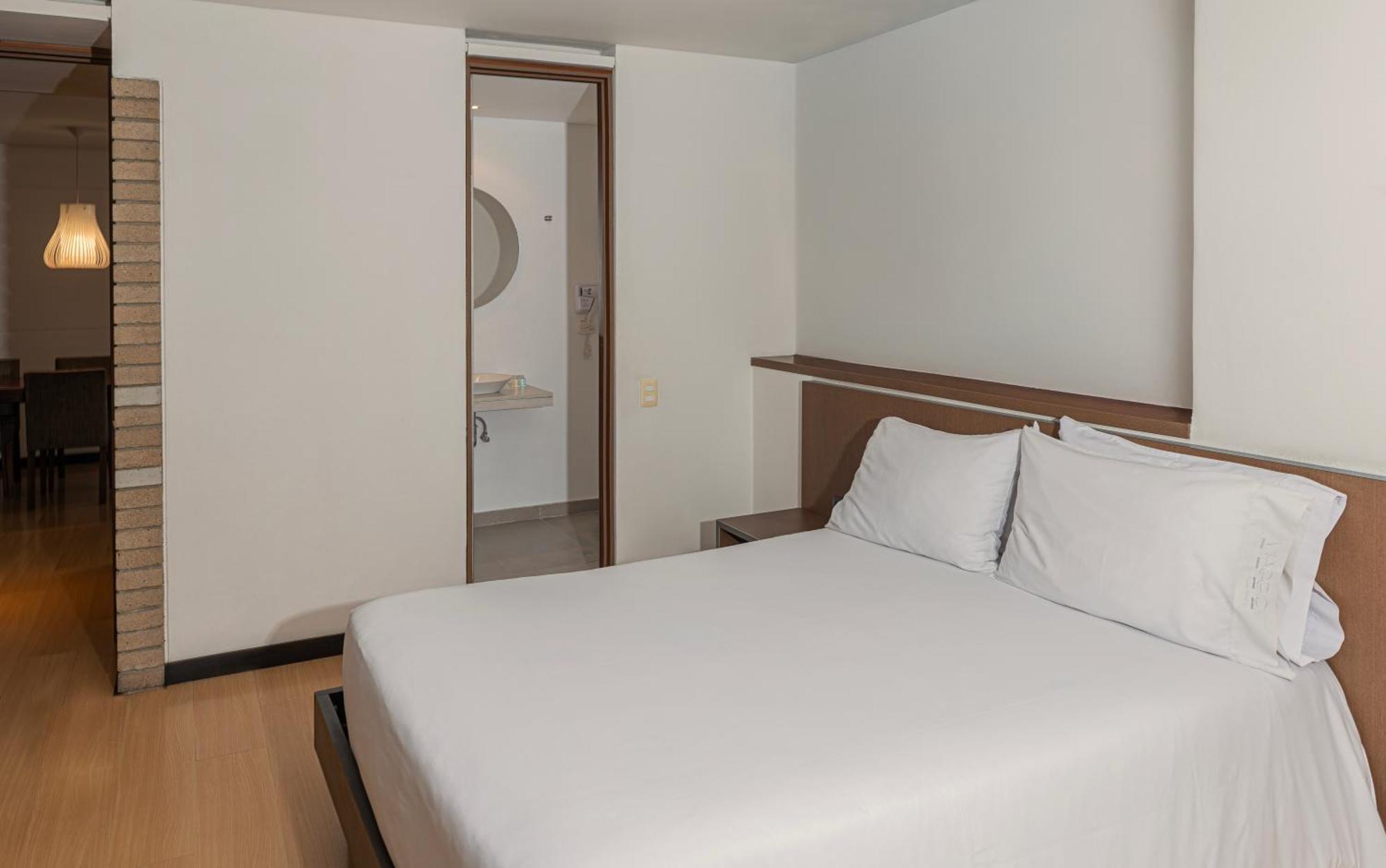 Viaggio Nueve Trez City Suites Bogotá Exterior foto